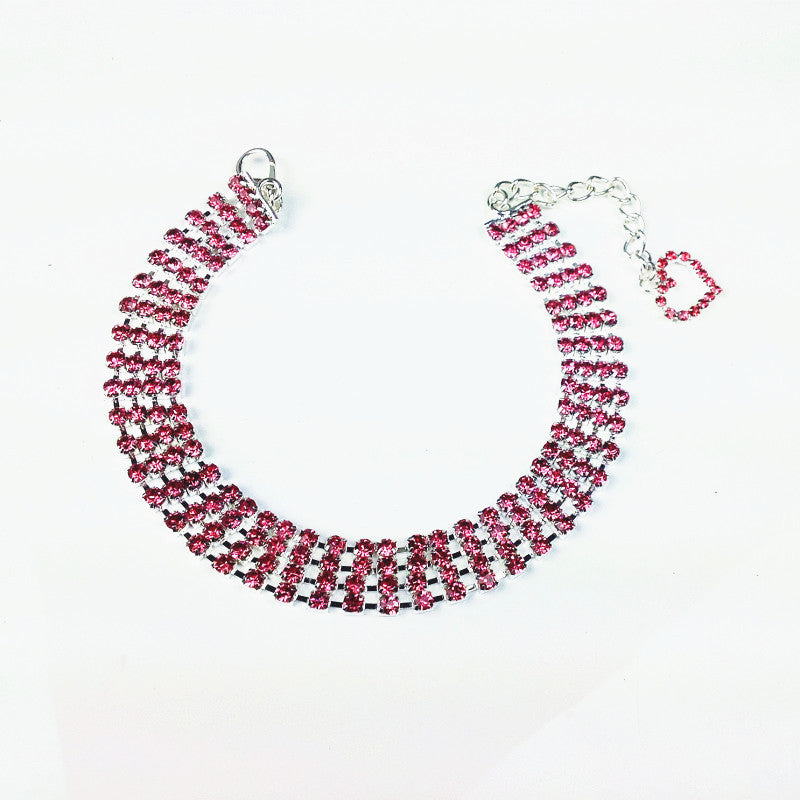 Collier pour animaux en strass à quatre rangées pour chiens et chats avec chaîne en forme de cœur