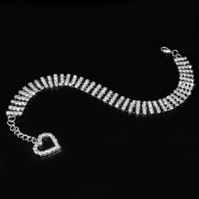 Collier pour animaux en strass à quatre rangées pour chiens et chats avec chaîne en forme de cœur
